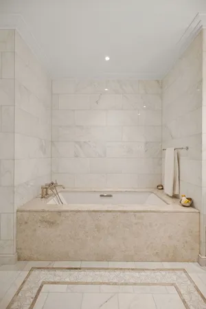 $4,300,000 | 435 North Michigan Avenue, Unit 1112, Chicago, IL 60611