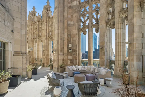 $4,300,000 | 435 North Michigan Avenue, Unit 1112, Chicago, IL 60611