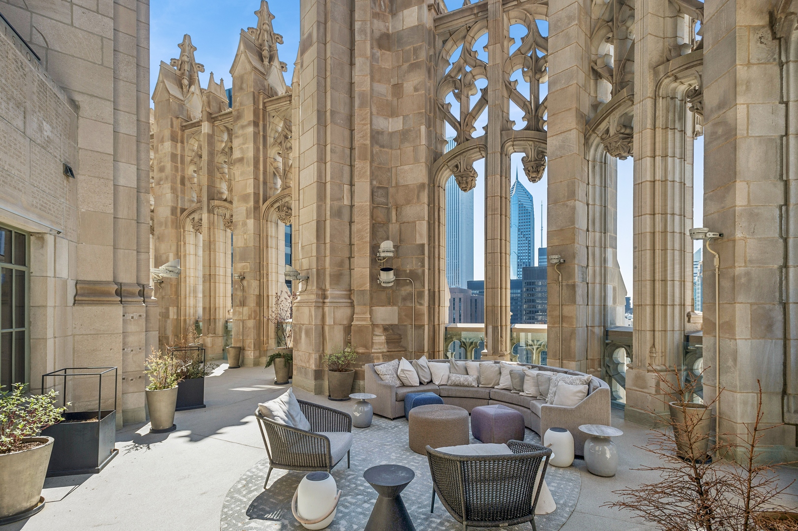 435 North Michigan Avenue, Unit 1112 Chicago, IL 60611 - Photo 50 of 70 a living room with furniture and a large window