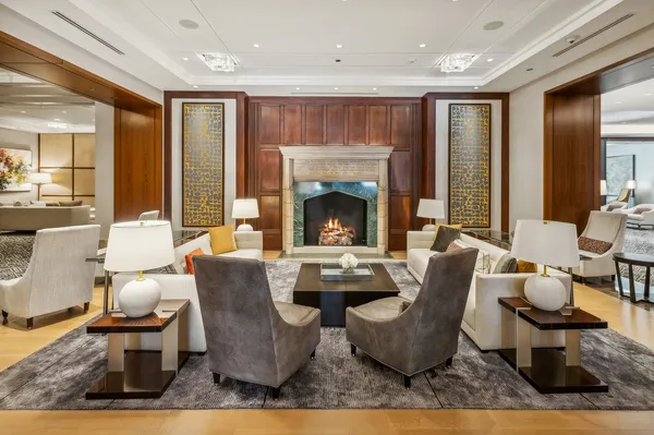 $4,300,000 | 435 North Michigan Avenue, Unit 1112, Chicago, IL 60611