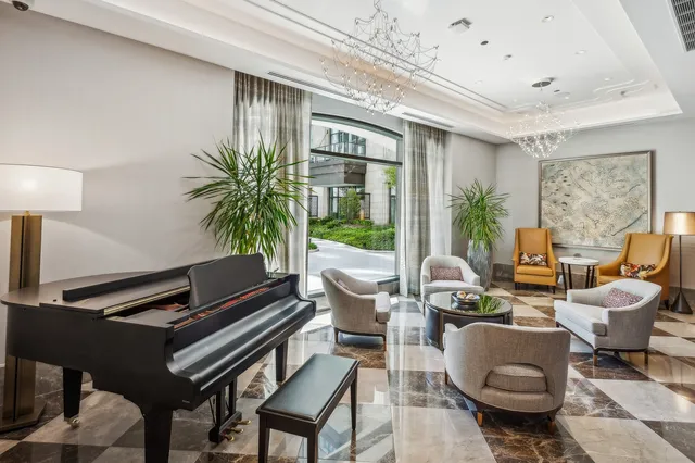 $4,300,000 | 435 North Michigan Avenue, Unit 1112, Chicago, IL 60611