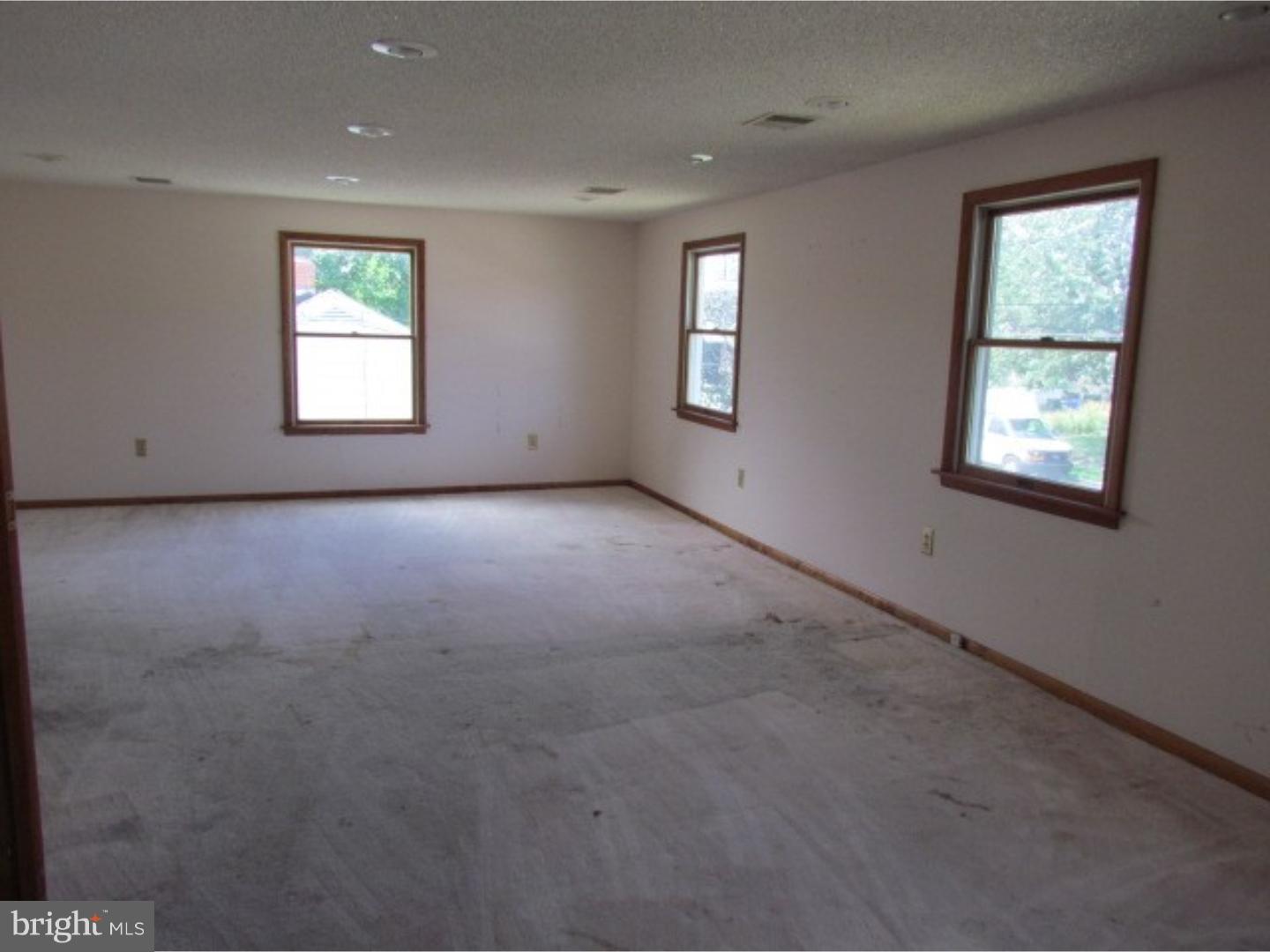 420 Colonial Road Bellmawr, NJ 08031 - Photo 11 of 12