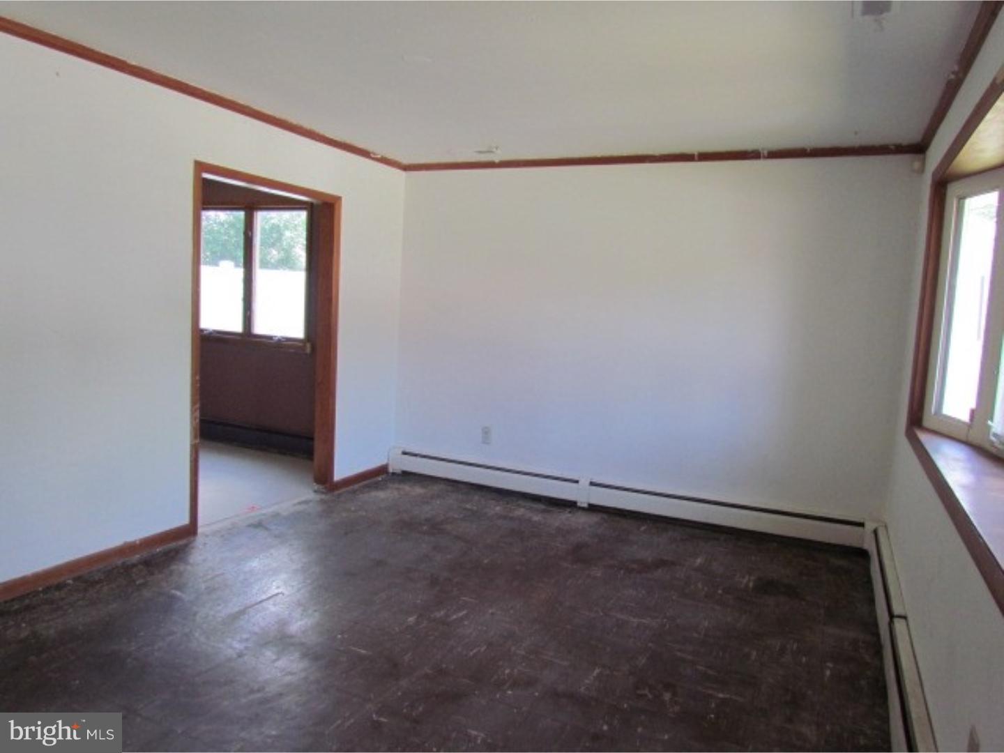 420 Colonial Road Bellmawr, NJ 08031 - Photo 4 of 12