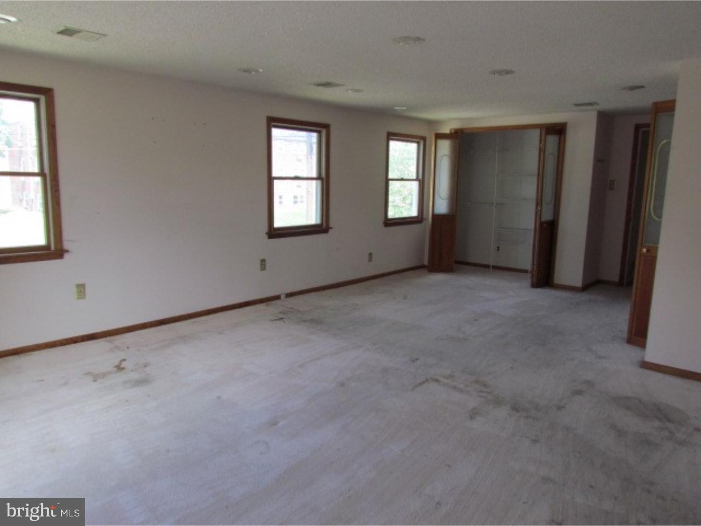 420 Colonial Road Bellmawr, NJ 08031 - Photo 10 of 12