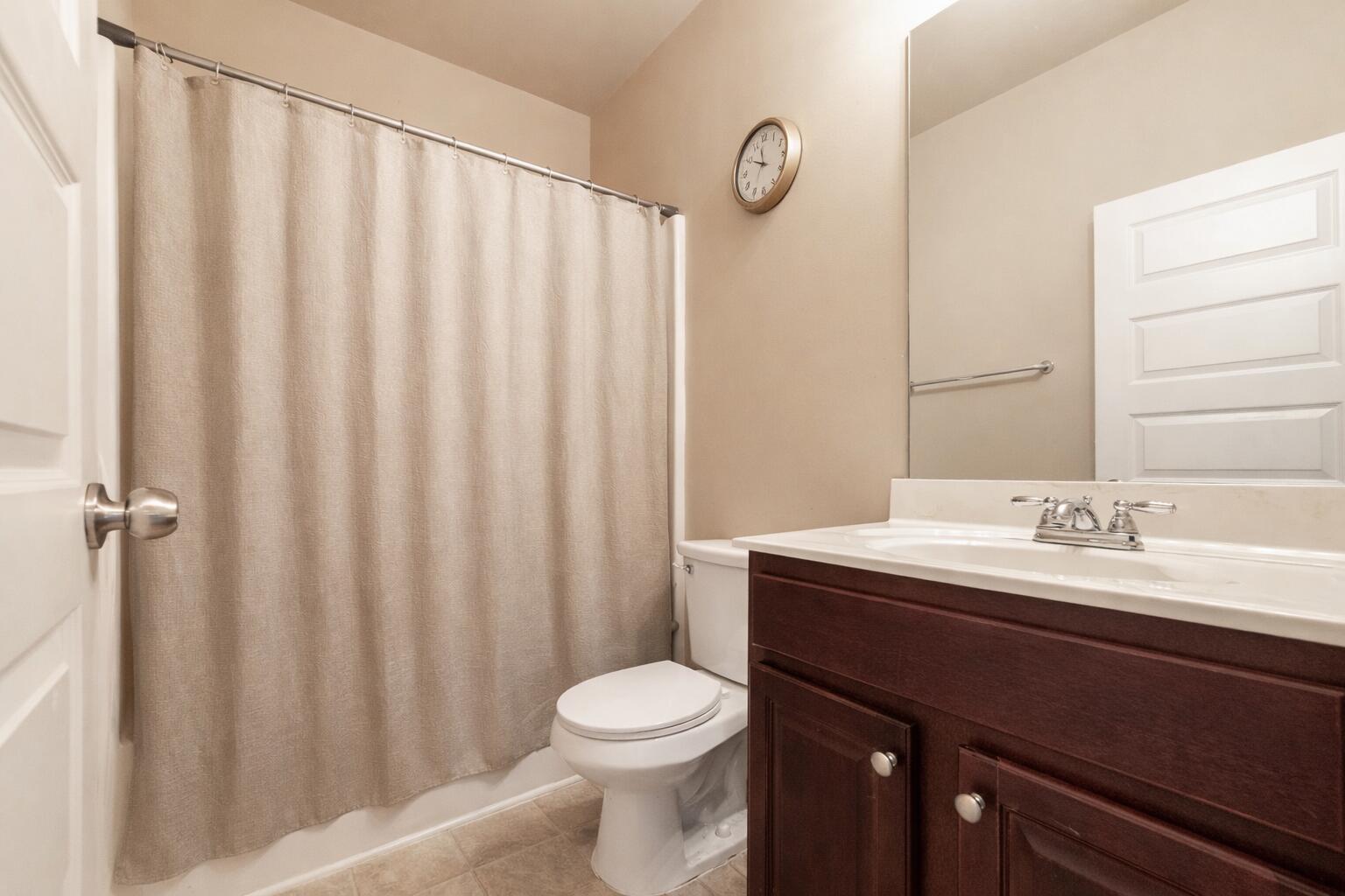 2771 Huntcliffe Drive Augusta, GA 30909 - Photo 20 of 28 Full Guest Bath!