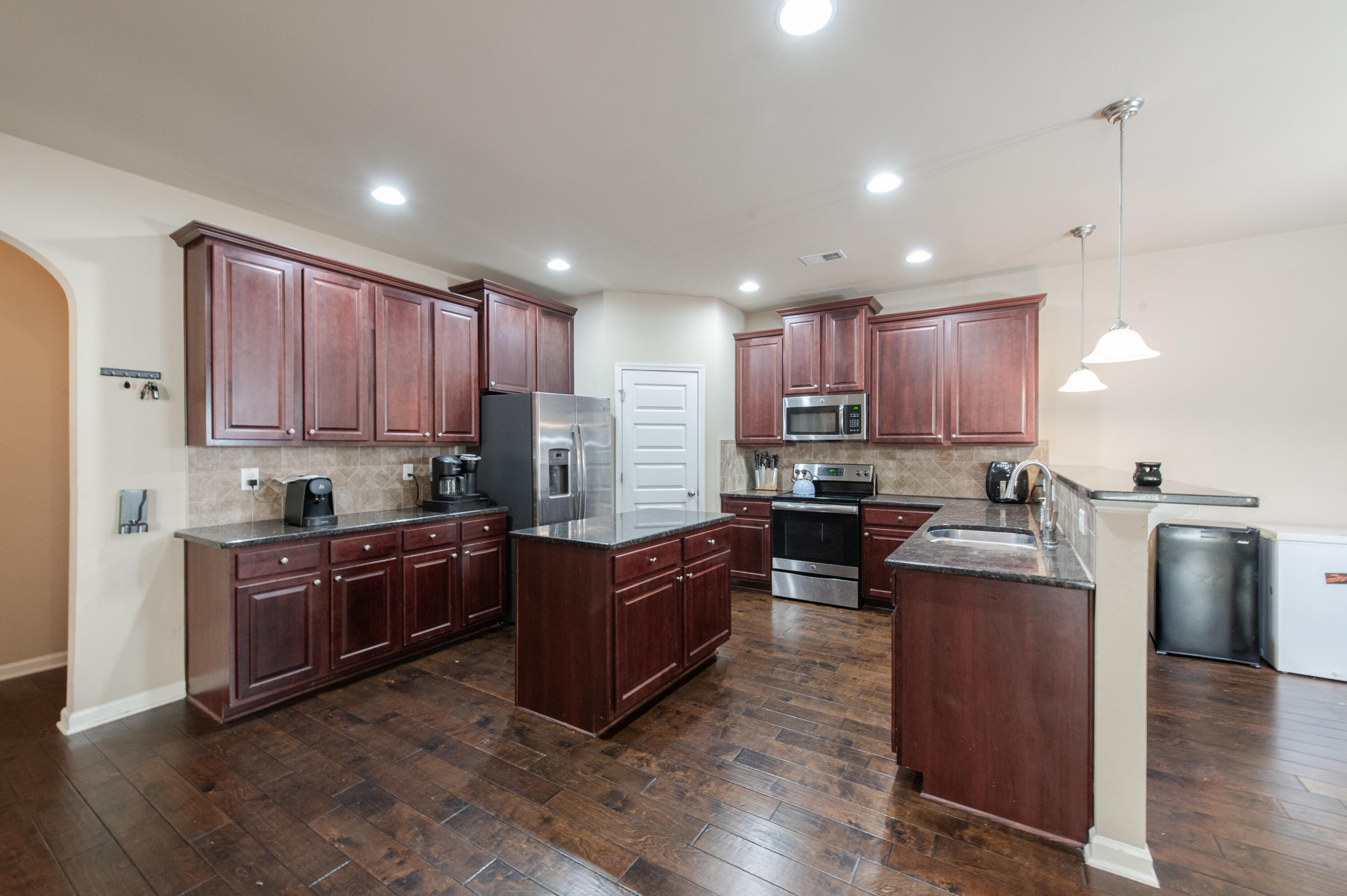 2771 Huntcliffe Drive Augusta, GA 30909 - Photo 3 of 28 Kitchen with Snack Bar!