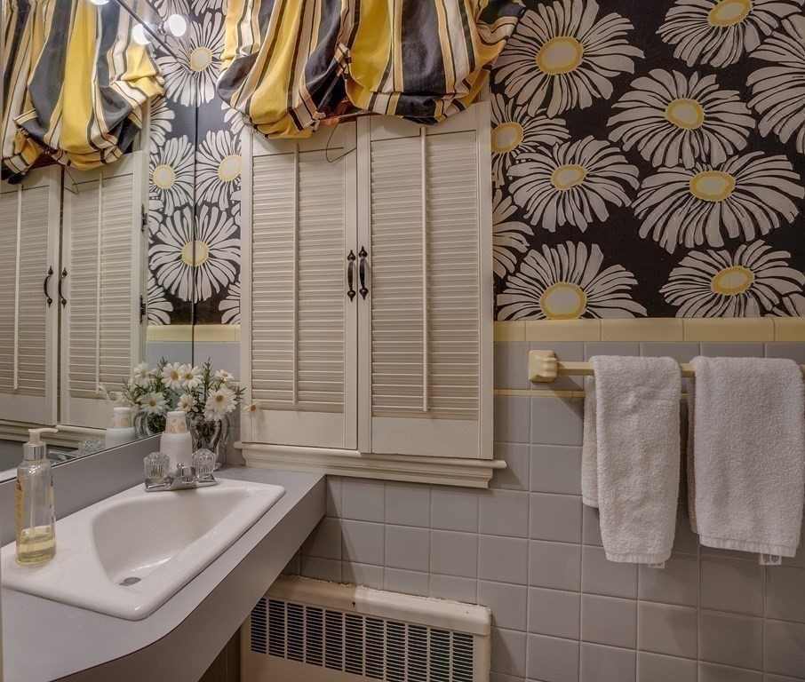 116 Meadowbrook Road Needham, MA 02492 - Photo 17 of 24