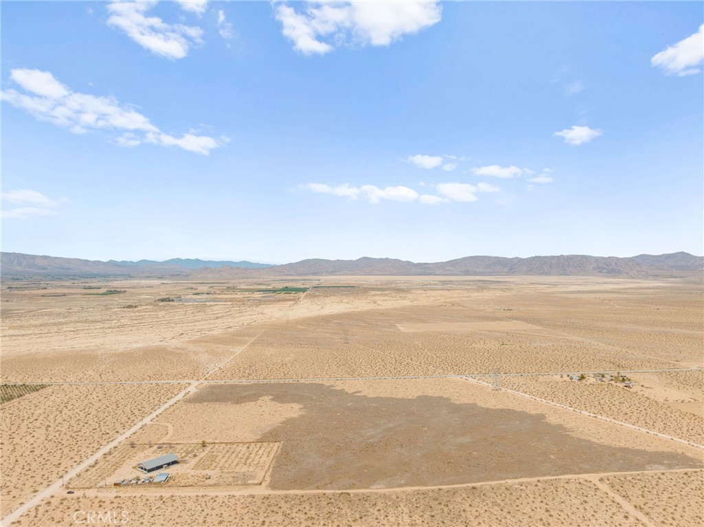 36990 Cambria Road Lucerne Valley, CA 92356 - Photo 12 of 13 a view of an ocean and mountain