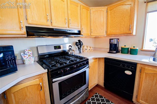 1275 Cap Rock Road Coal Creek, CO 81221 - Photo 16 of 43 Kitchen