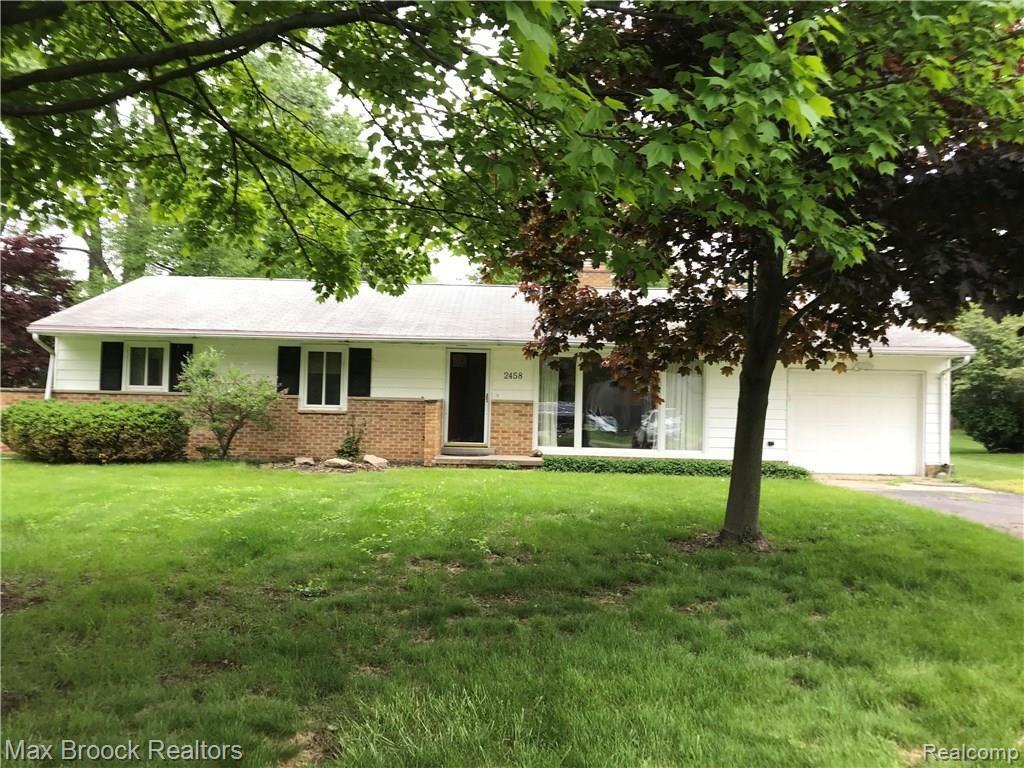 2458 West Square Lake Road West Bloomfield, MI 48324 - Photo 1 of 19