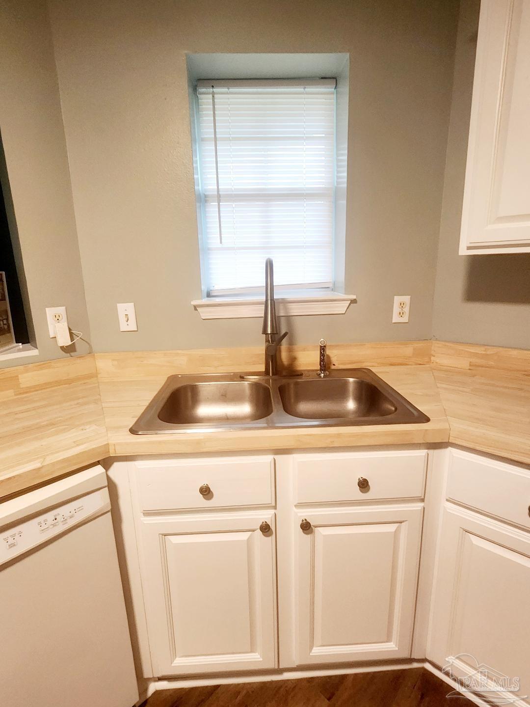 1005 Brownfield Road Pensacola, FL 32526 - Photo 13 of 32