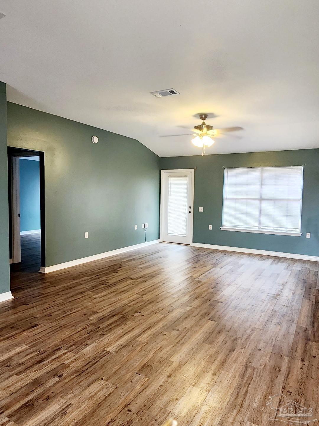 1005 Brownfield Road Pensacola, FL 32526 - Photo 3 of 32
