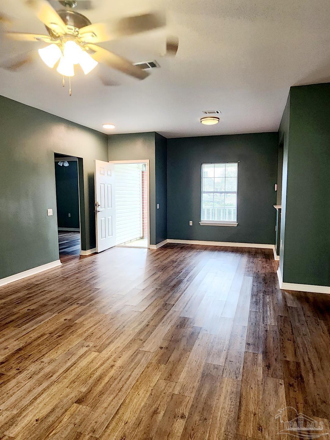 1005 Brownfield Road Pensacola, FL 32526 - Photo 4 of 32