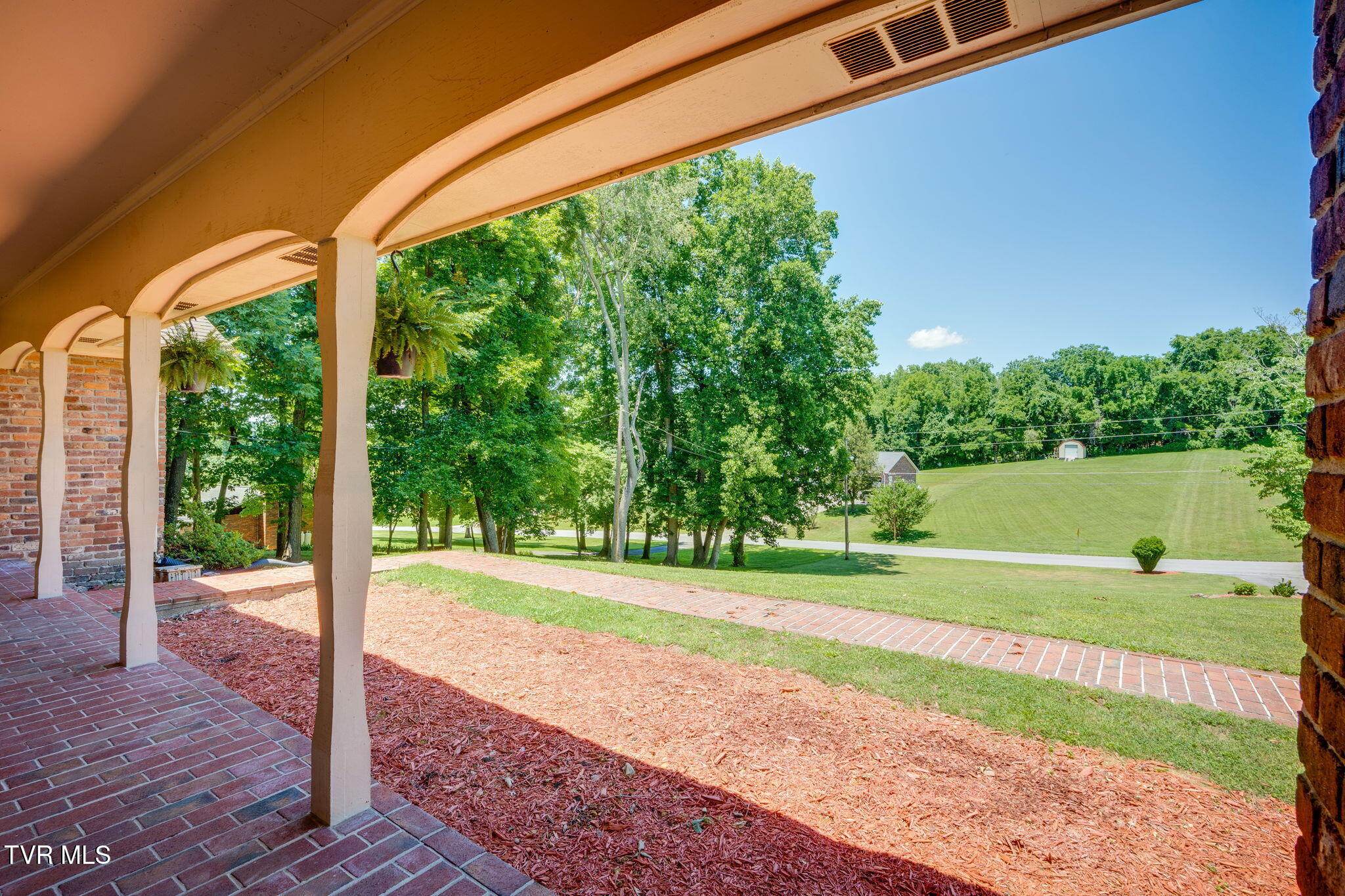 900 Jordan Road Elizabethton, TN 37643 - Photo 7 of 51 002