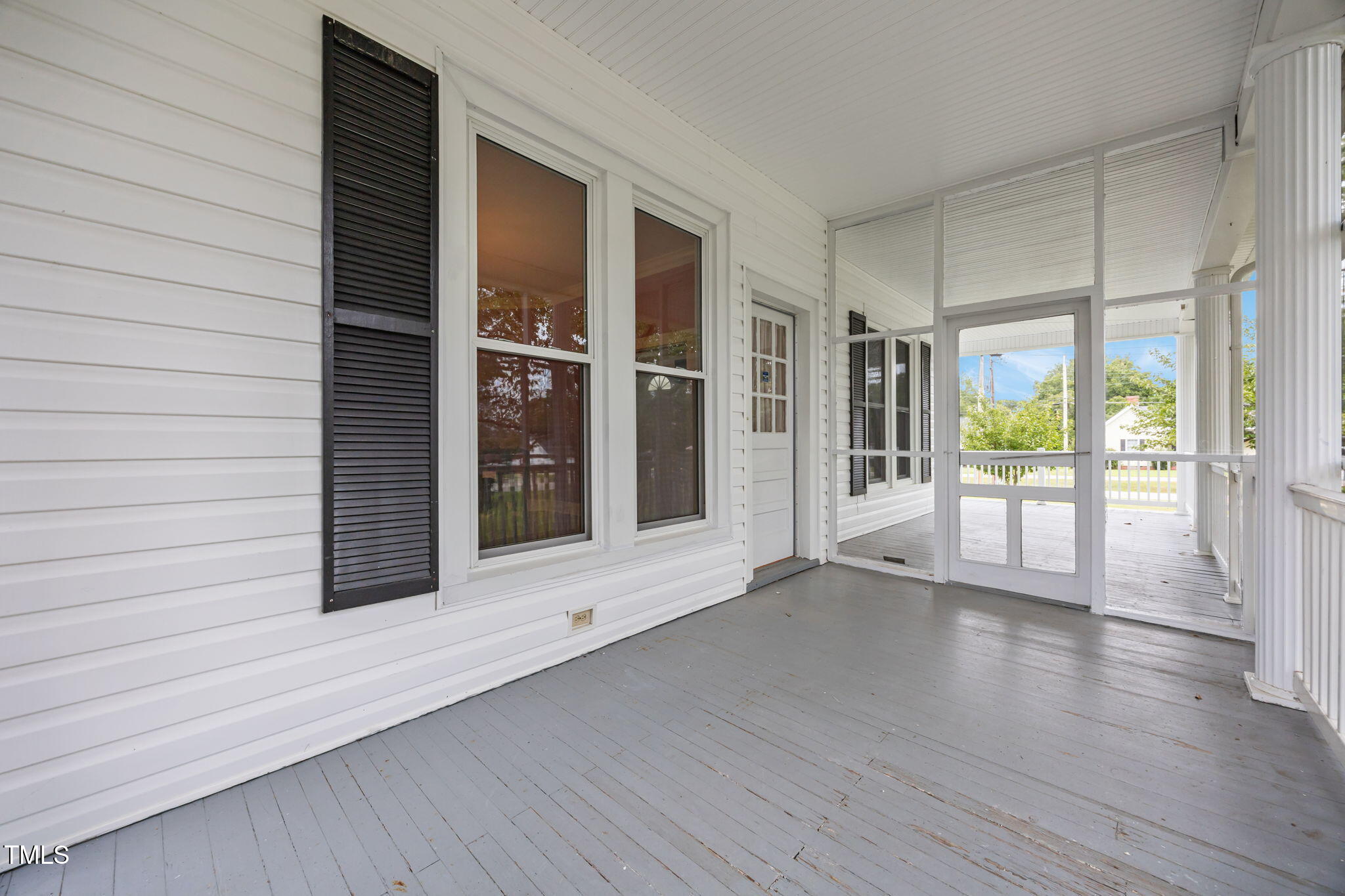 301 East H Street Erwin, NC 28339 - Photo 50 of 58 a view of an entryway of the house