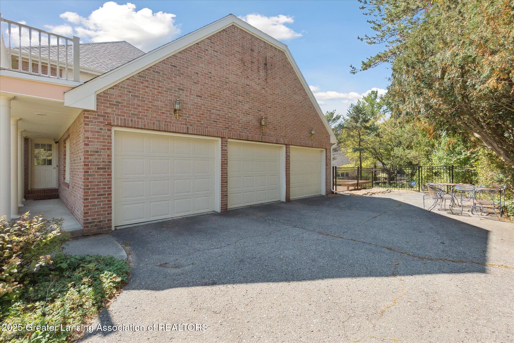 1351 Foxcroft Road East Lansing, MI 48823 - Photo 9 of 75 54-1351-Foxcroft-Rd-East-Lansing-MI-4882
