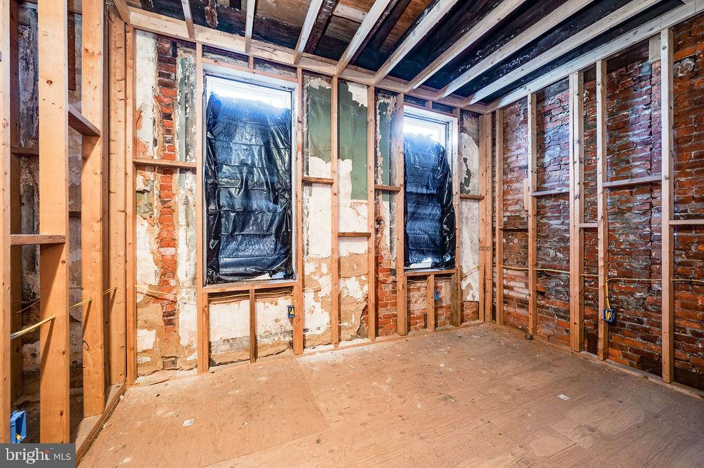 353 North 4th Street Reading, PA 19601 - Photo 25 of 42