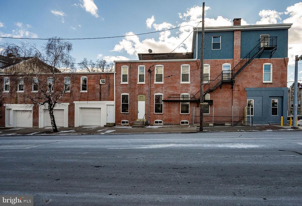 353 North 4th Street Reading, PA 19601 - Photo 5 of 42