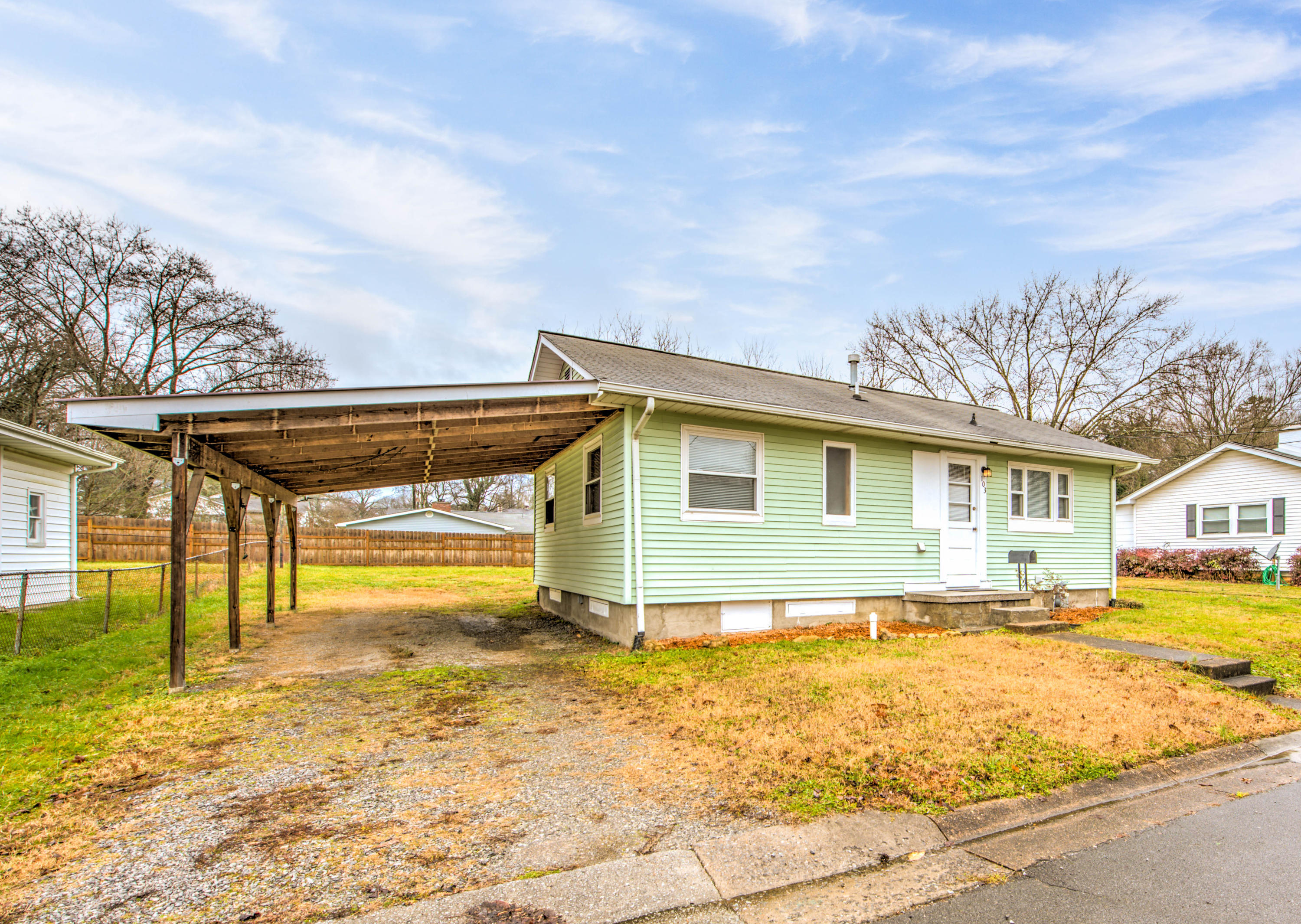 103 Tilden Road Oak Ridge, TN 37830 - Photo 2 of 18 2