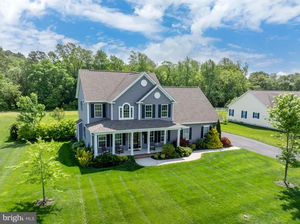 a sign broad on the side of a building