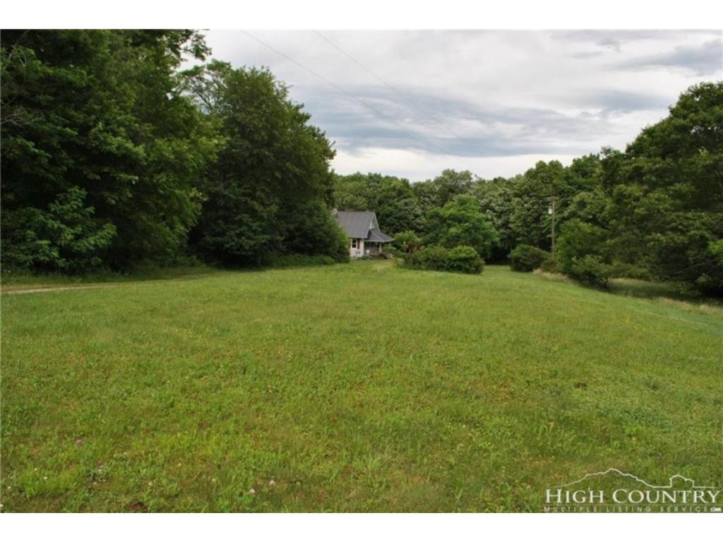 1819 Worley Road Banner Elk, NC 28604 - Photo 3 of 19 Photo 3