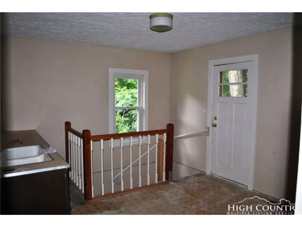 1819 Worley Road Banner Elk, NC 28604 - Photo 10 of 19 Photo 10