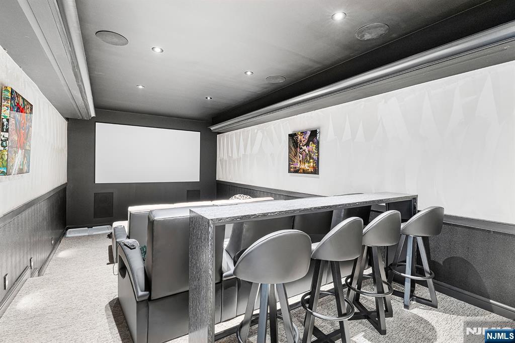 817 West Shore Drive Butler, NJ 07405 - Photo 32 of 50 a dining room with furniture and window