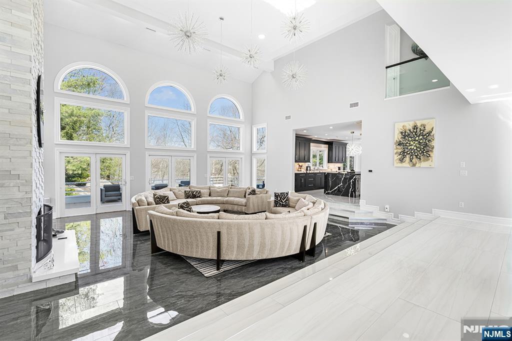 817 West Shore Drive Butler, NJ 07405 - Photo 5 of 50 a living room with furniture and window