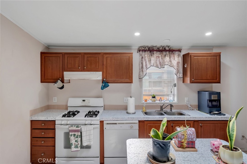 7625 Saratoga Road Phelan, CA 92371 - Photo 12 of 30