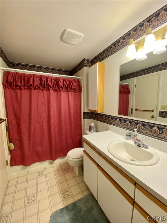 8216 Beehive Circle Clay, NY 13090 - Photo 17 of 31