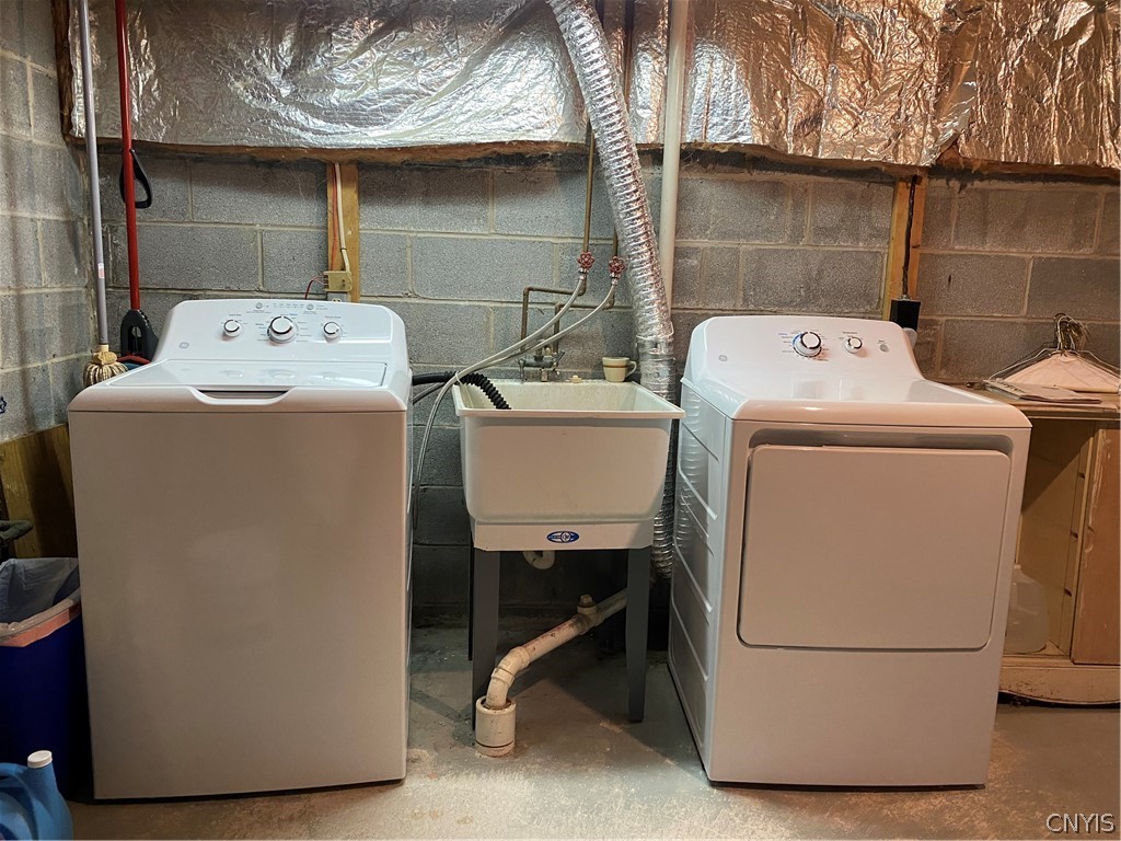 8216 Beehive Circle Clay, NY 13090 - Photo 24 of 31