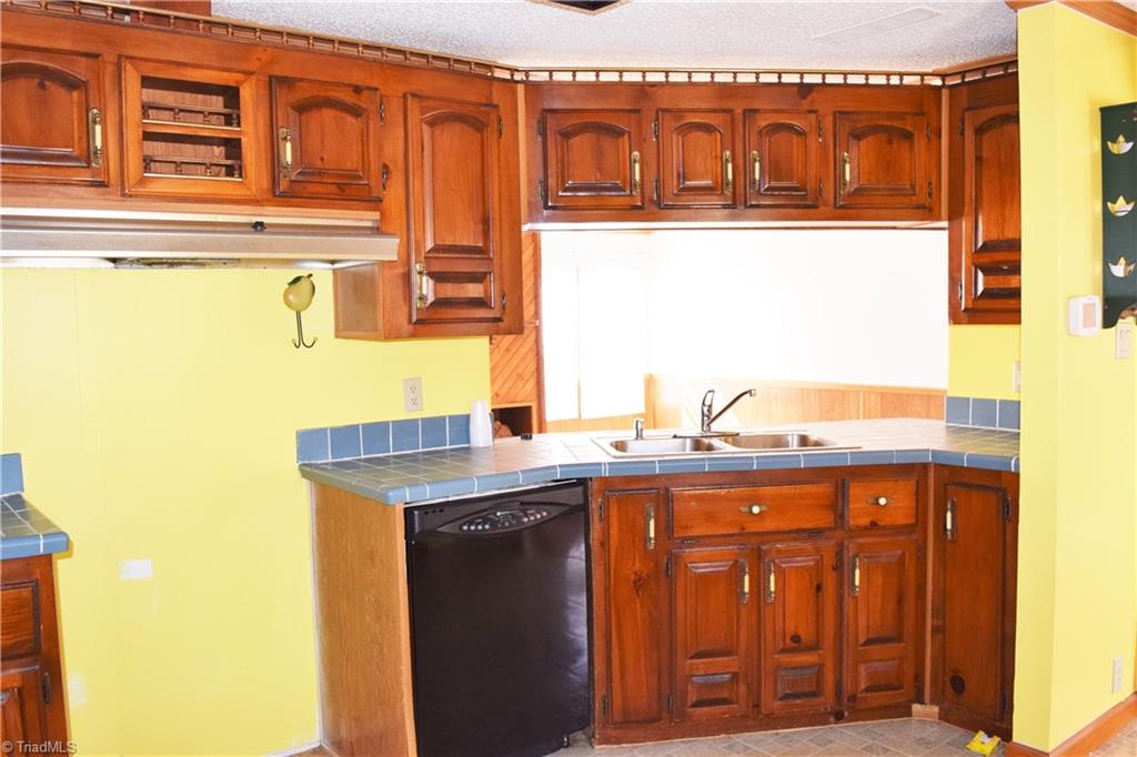 739 Simpson Road Stokesdale, NC 27357 - Photo 7 of 28 Kitchen