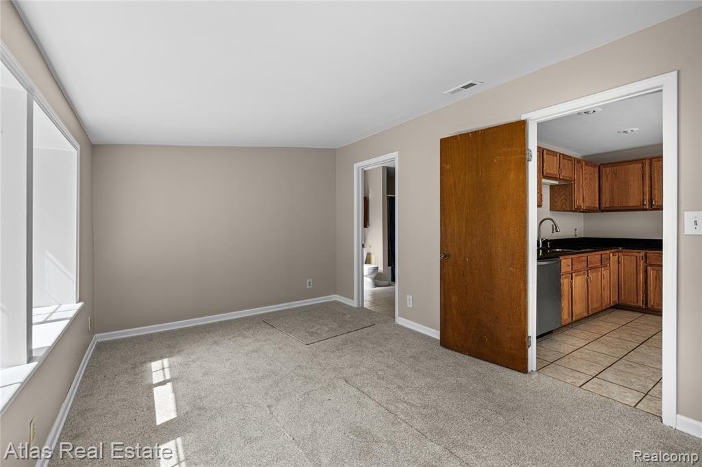 2479 Liter Road Lake Orion, MI 48359 - Photo 18 of 33 Gallery Image 18
