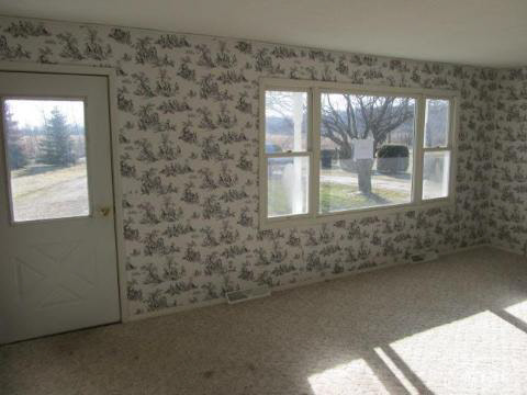 10104 Morrish Road Swartz Creek, MI 48473 - Photo 12 of 24 20201487-11.JPG