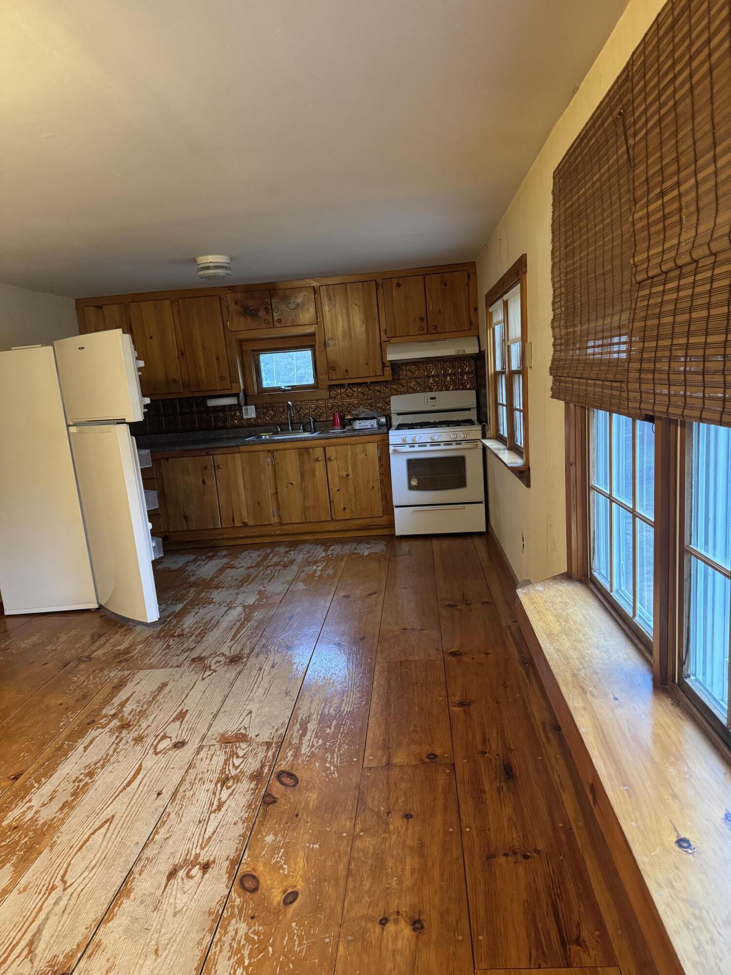 960 Mullen Road Stetson, ME 04488 - Photo 5 of 16 IMG_2889