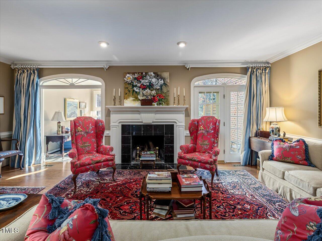 3307 Ridgecrest Court Raleigh, NC 27607 - Photo 12 of 34 11-Living Room