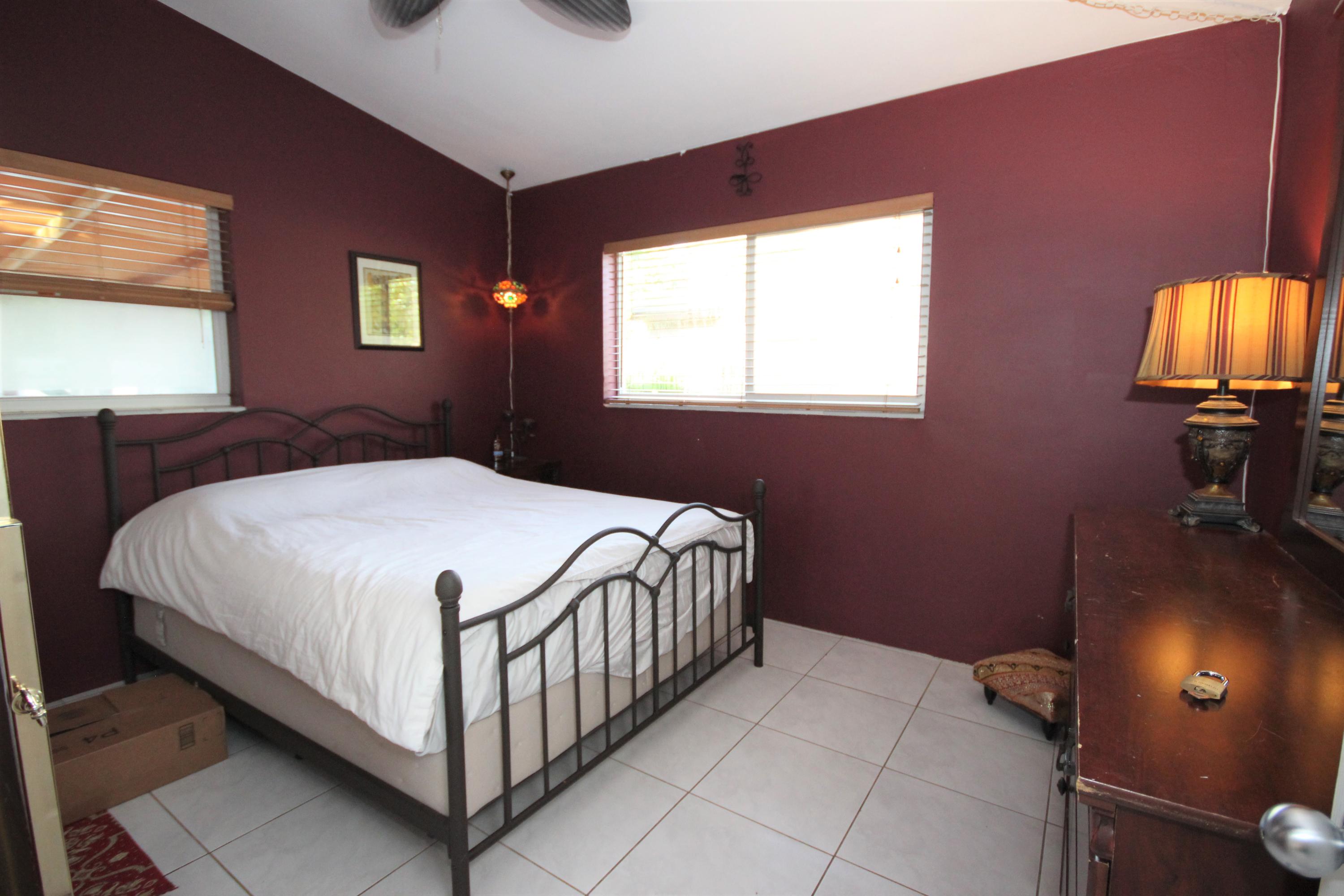 326 Manchester Street Boca Raton, FL 33487 - Photo 13 of 28 MASTER BR 326 MAN