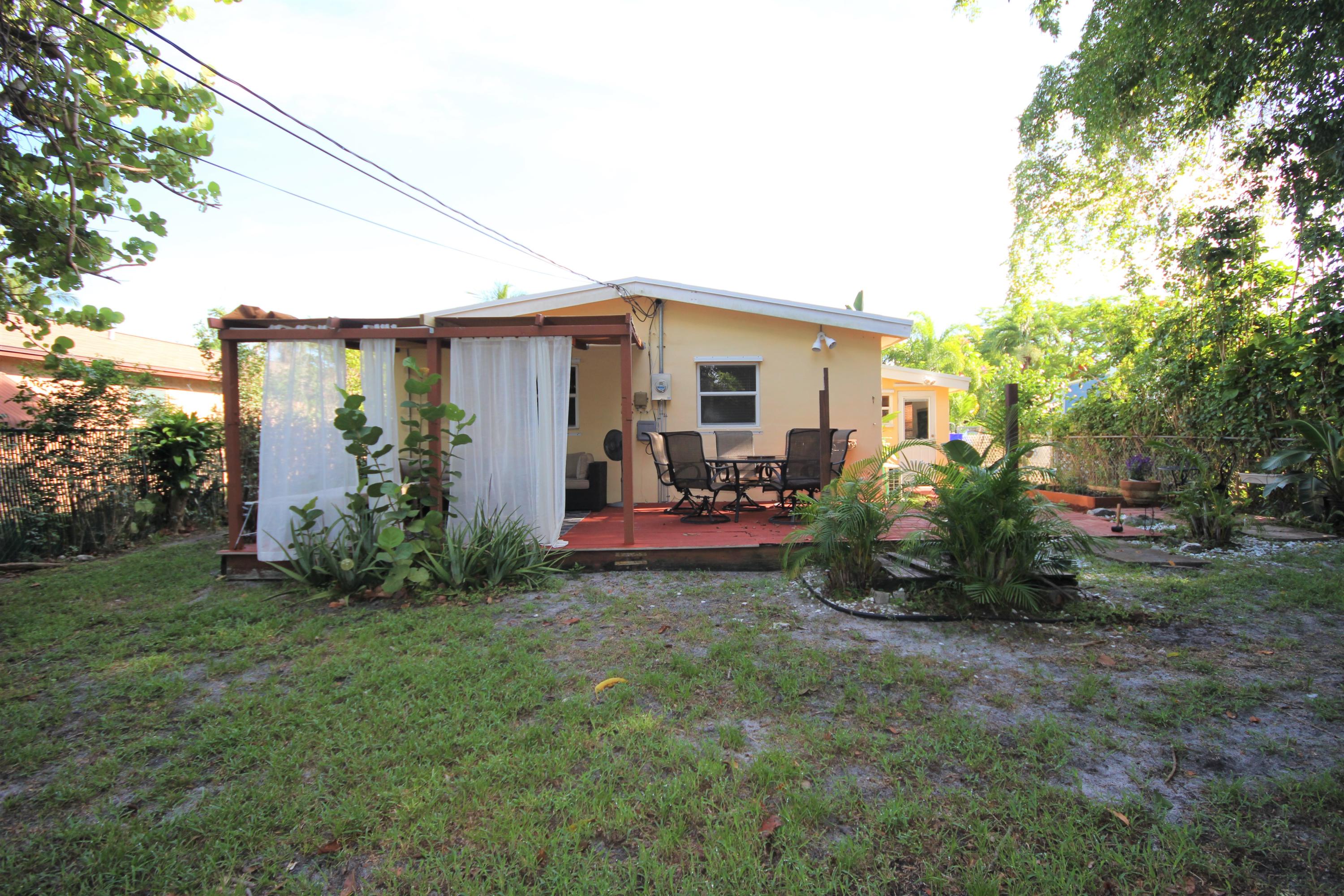326 Manchester Street Boca Raton, FL 33487 - Photo 16 of 28 YARD 326 MAN
