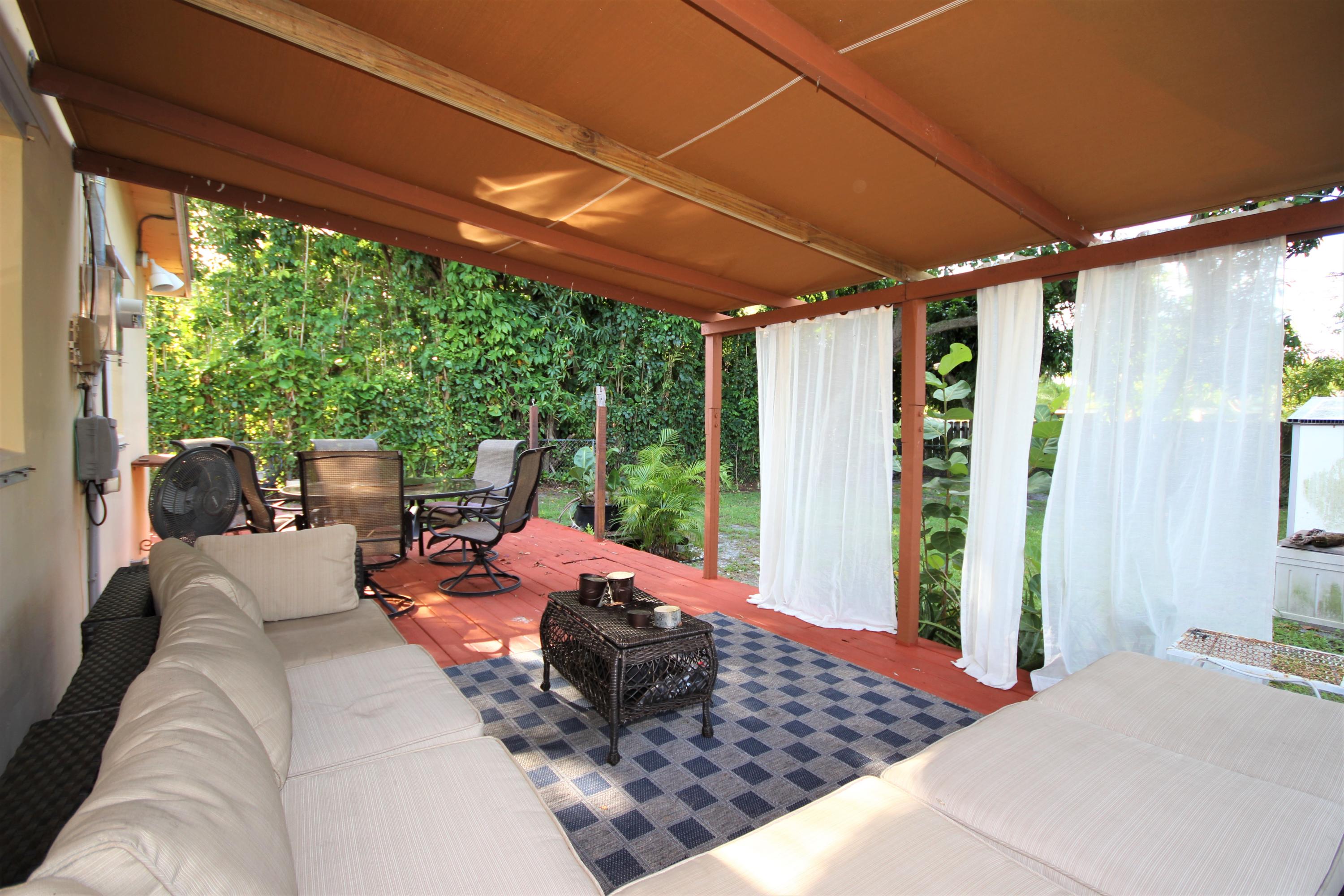 326 Manchester Street Boca Raton, FL 33487 - Photo 17 of 28 PATIO 326 MANC.