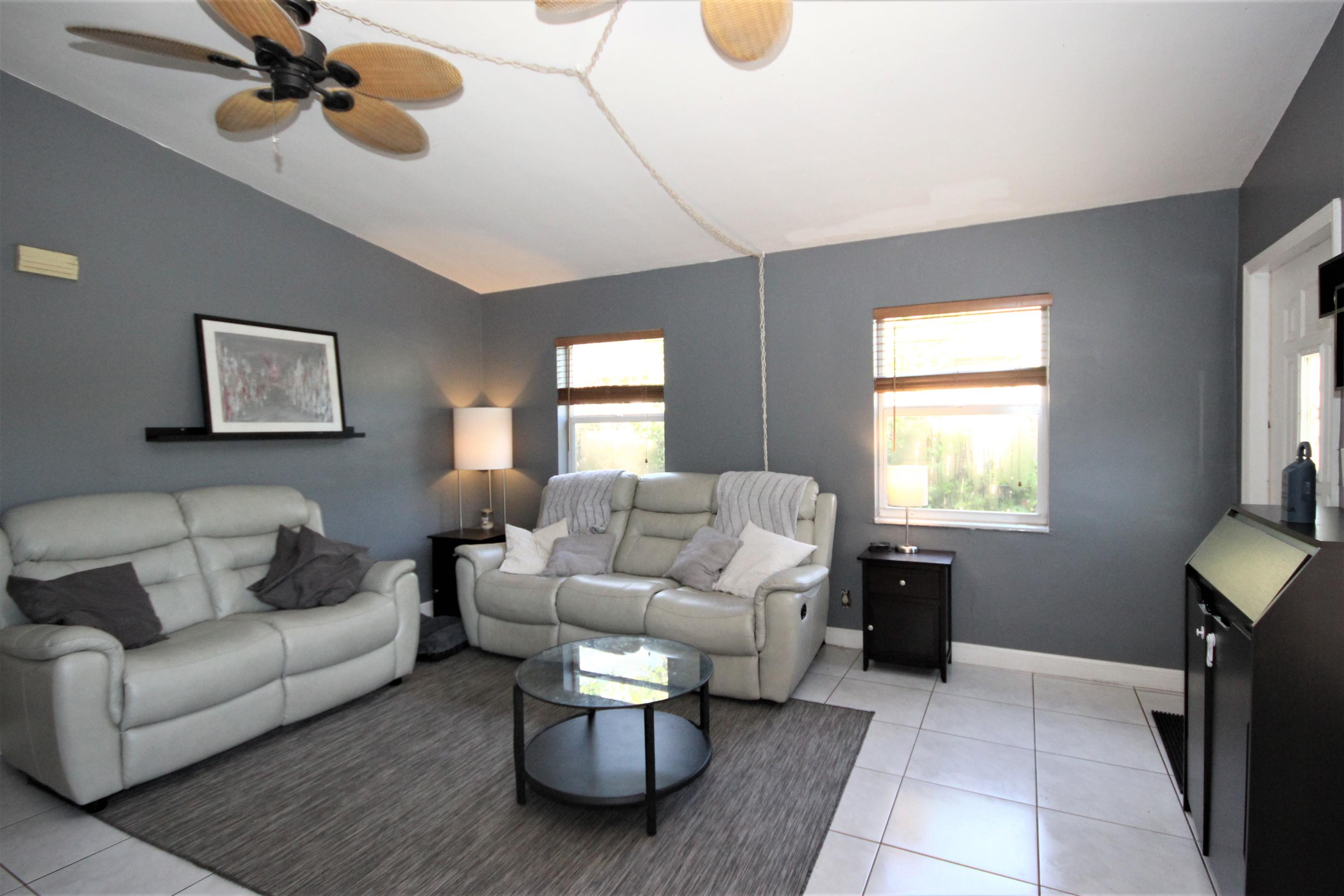 326 Manchester Street Boca Raton, FL 33487 - Photo 5 of 28 LIVING ROOM 326 MAN