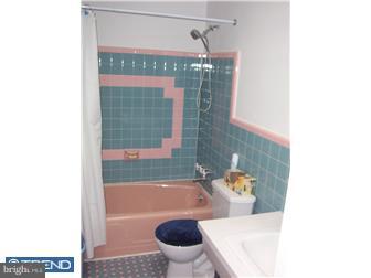 8955 Ashton Road Philadelphia, PA 19136 - Photo 10 of 12 Bathroom