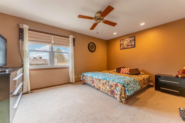 $495,000 | 1031 Shedron Way, Lombard, IL 60148