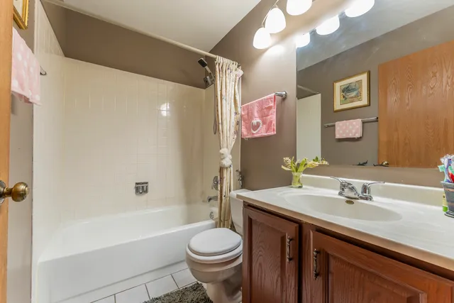 $495,000 | 1031 Shedron Way, Lombard, IL 60148