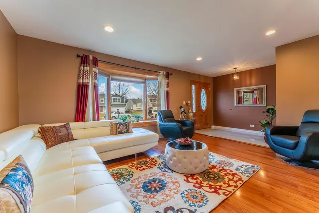 $495,000 | 1031 Shedron Way, Lombard, IL 60148