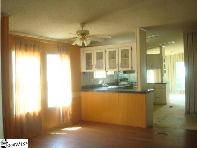 130 Frontage Road Roebuck, SC 29376 - Photo 4 of 19 Gallery Image 4