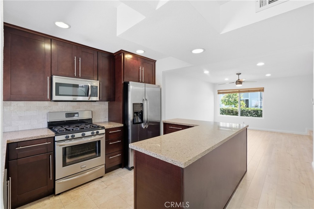 54 Oval Road Irvine, CA 92604 - Photo 7 of 28 Kitchen