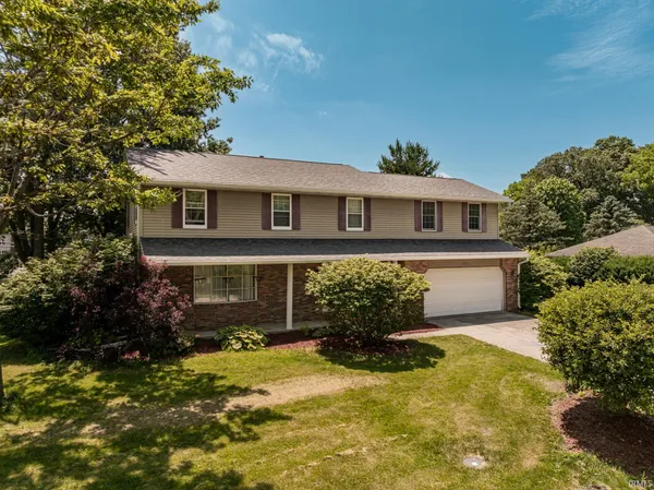 $290,000 | 2209 West Woodmont Drive, Muncie, IN 47304