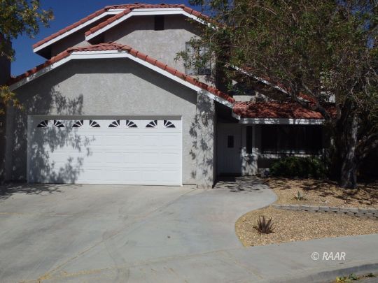 200 Washington Way Ridgecrest, CA 93555 - Photo 2 of 35 a view of a house with a snow in the yard
