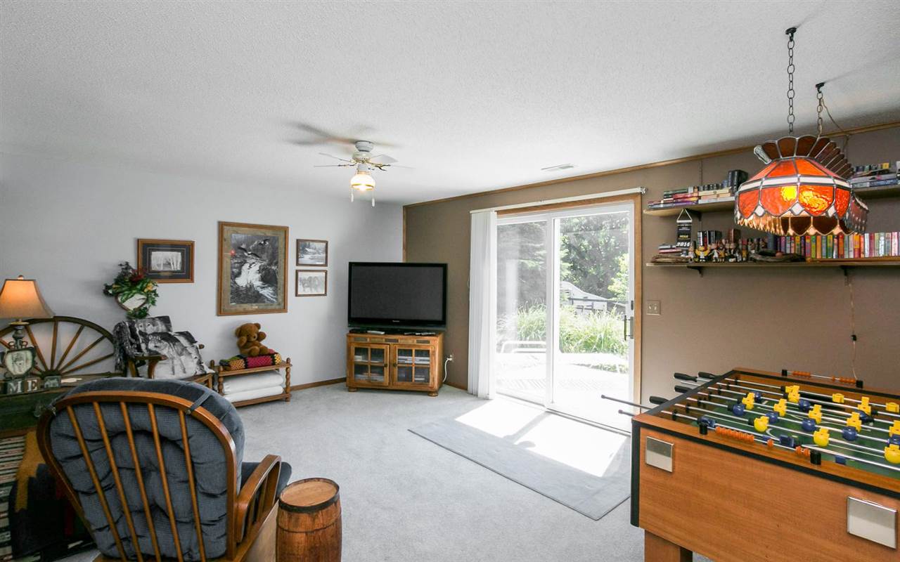 2050 Mehaffey Bridge Road Northeast Solon, IA 52333 - Photo 13 of 25 Gallery Image 13