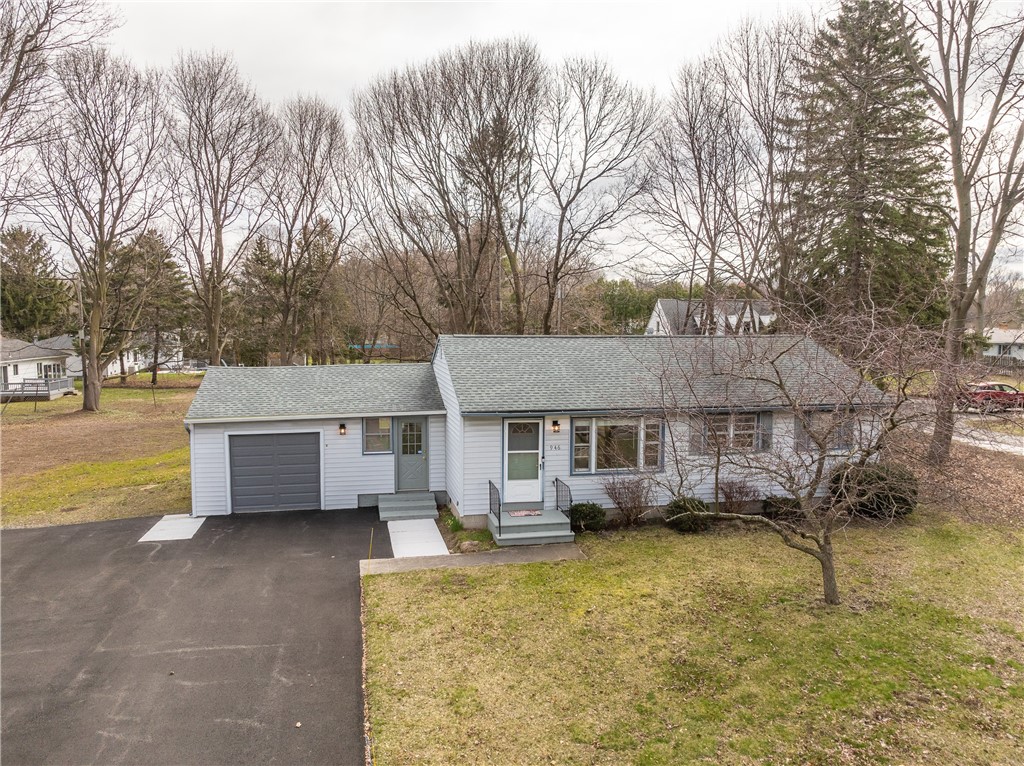 946 Bay Road Webster, NY 14580 - Photo 1 of 43